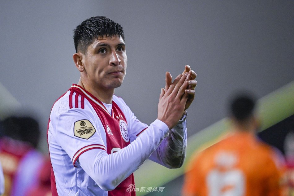 两名防守人 两名防守人