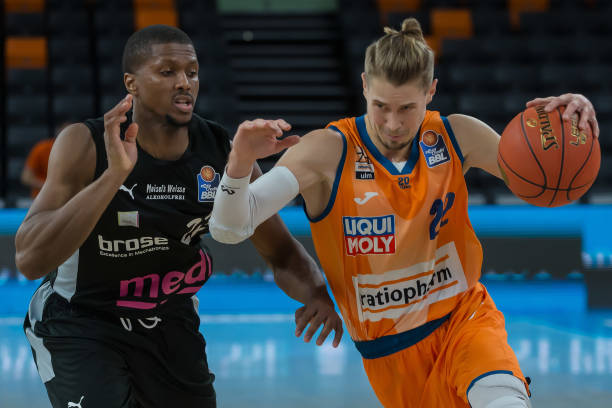 通过不断的 通过不断的